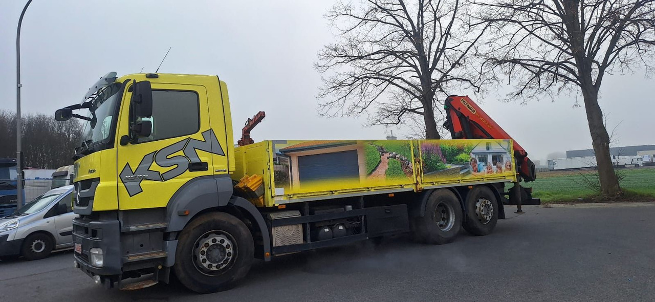 Mercedes-Benz 2636 Axor 3-Achser 6x2 mit Kran PK14002+Funk - משאית צד נופל/ שטוחה, משאית מנוף: תמונה 2 Mercedes-Benz 2636 Axor 3-Achser 6x2 mit Kran PK14002+Funk - משאית צד נופל/ שטוחה, משאית מנוף: תמונה 2