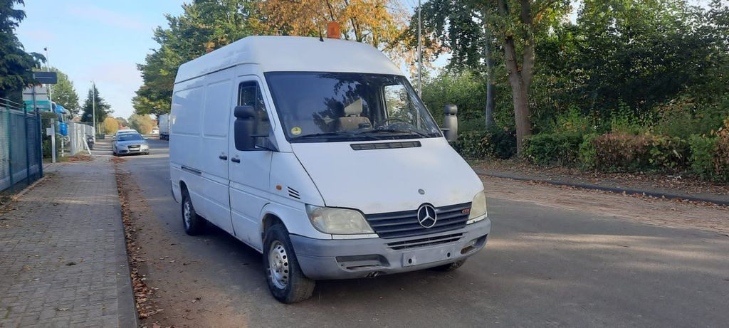 Mercedes-Benz 311 Lang Hoch German Truck - כלי רכב מסחרי עם לוח: תמונה 1 Mercedes-Benz 311 Lang Hoch German Truck - כלי רכב מסחרי עם לוח: תמונה 1