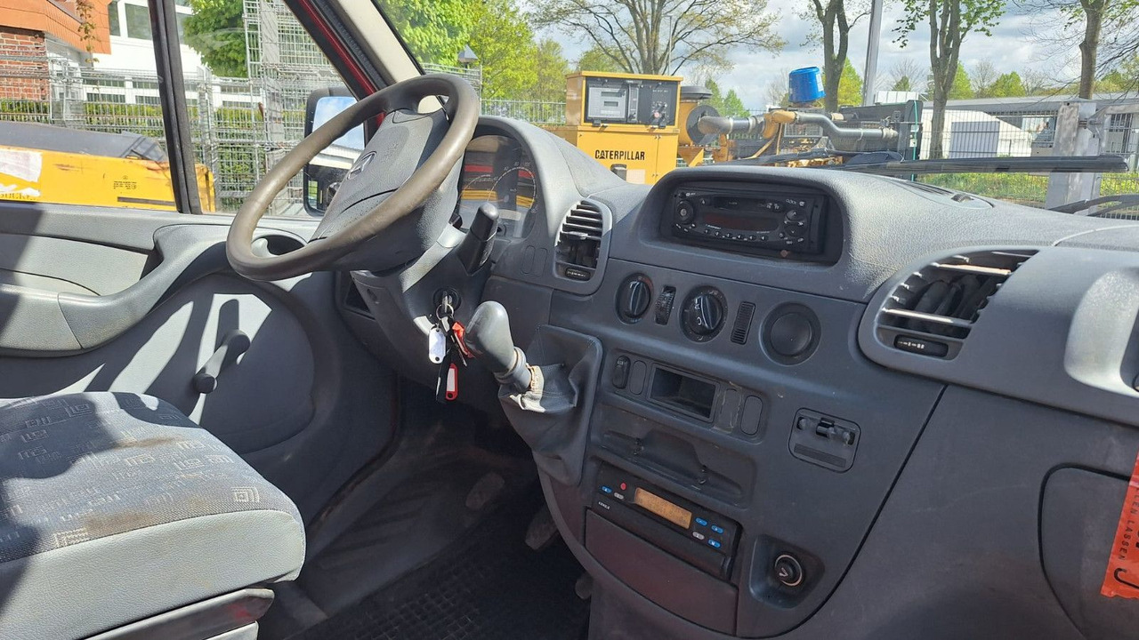 Mercedes-Benz 313 Pritsche Doppelkabine - כלי רכב מסחרי במיטה שטוחה, כלי רכב מסחרי קומבי: תמונה 5 Mercedes-Benz 313 Pritsche Doppelkabine - כלי רכב מסחרי במיטה שטוחה, כלי רכב מסחרי קומבי: תמונה 5