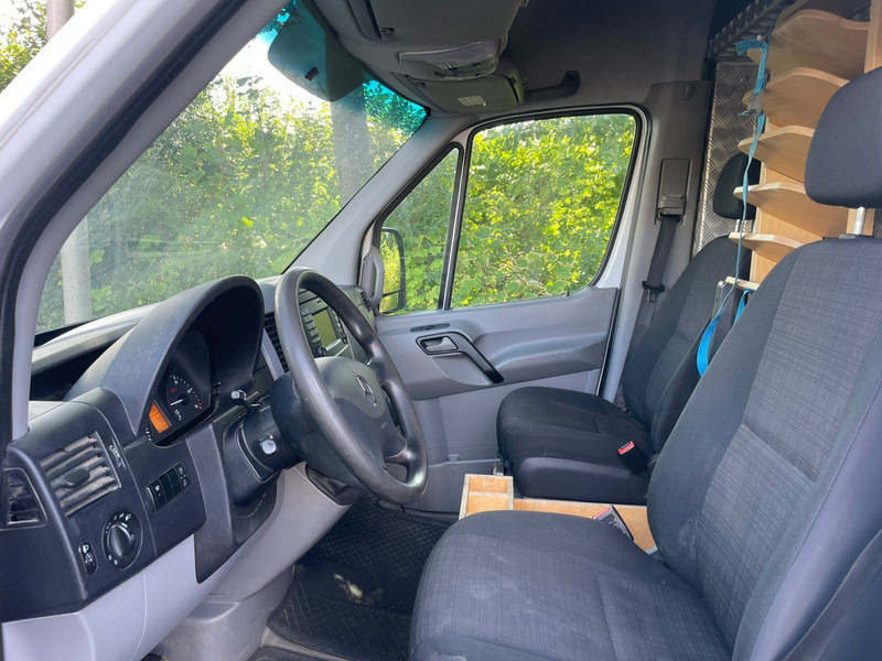 כלי רכב מסחרי עם לוח Mercedes-Benz 316 CDI: תמונה 9