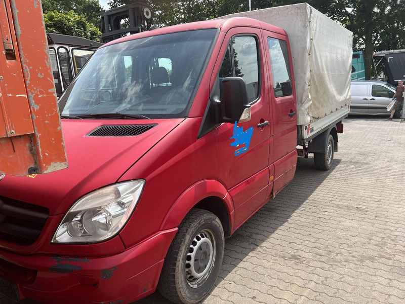 Mercedes-Benz 319 Doka - כלי רכב מסחרי עם וילונות צד, כלי רכב מסחרי קומבי: תמונה 5 Mercedes-Benz 319 Doka - כלי רכב מסחרי עם וילונות צד, כלי רכב מסחרי קומבי: תמונה 5