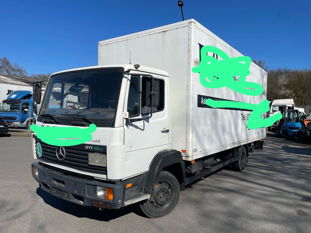 Mercedes-Benz 811 Koffer Blatt/Blatt Gefedert - כלי רכב מסחרי עם תיבה: תמונה 1 Mercedes-Benz 811 Koffer Blatt/Blatt Gefedert - כלי רכב מסחרי עם תיבה: תמונה 1