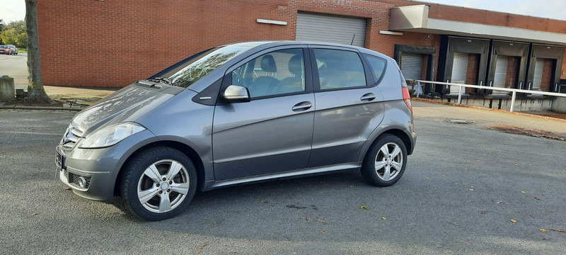 Mercedes-Benz A-Klasse 180 A 180 CDI AVANTGARDE - מכונית: תמונה 2 Mercedes-Benz A-Klasse 180 A 180 CDI AVANTGARDE - מכונית: תמונה 2