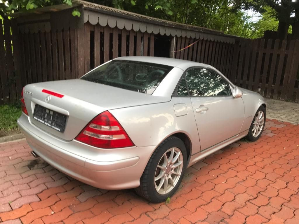 Mercedes-Benz SLK 200 Kompressor - מכונית: תמונה 1 Mercedes-Benz SLK 200 Kompressor - מכונית: תמונה 1