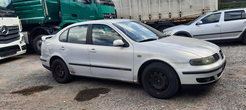 SEAT Toledo Signo 1,8 20V Autom - סדאן: תמונה 1 SEAT Toledo Signo 1,8 20V Autom - סדאן: תמונה 1