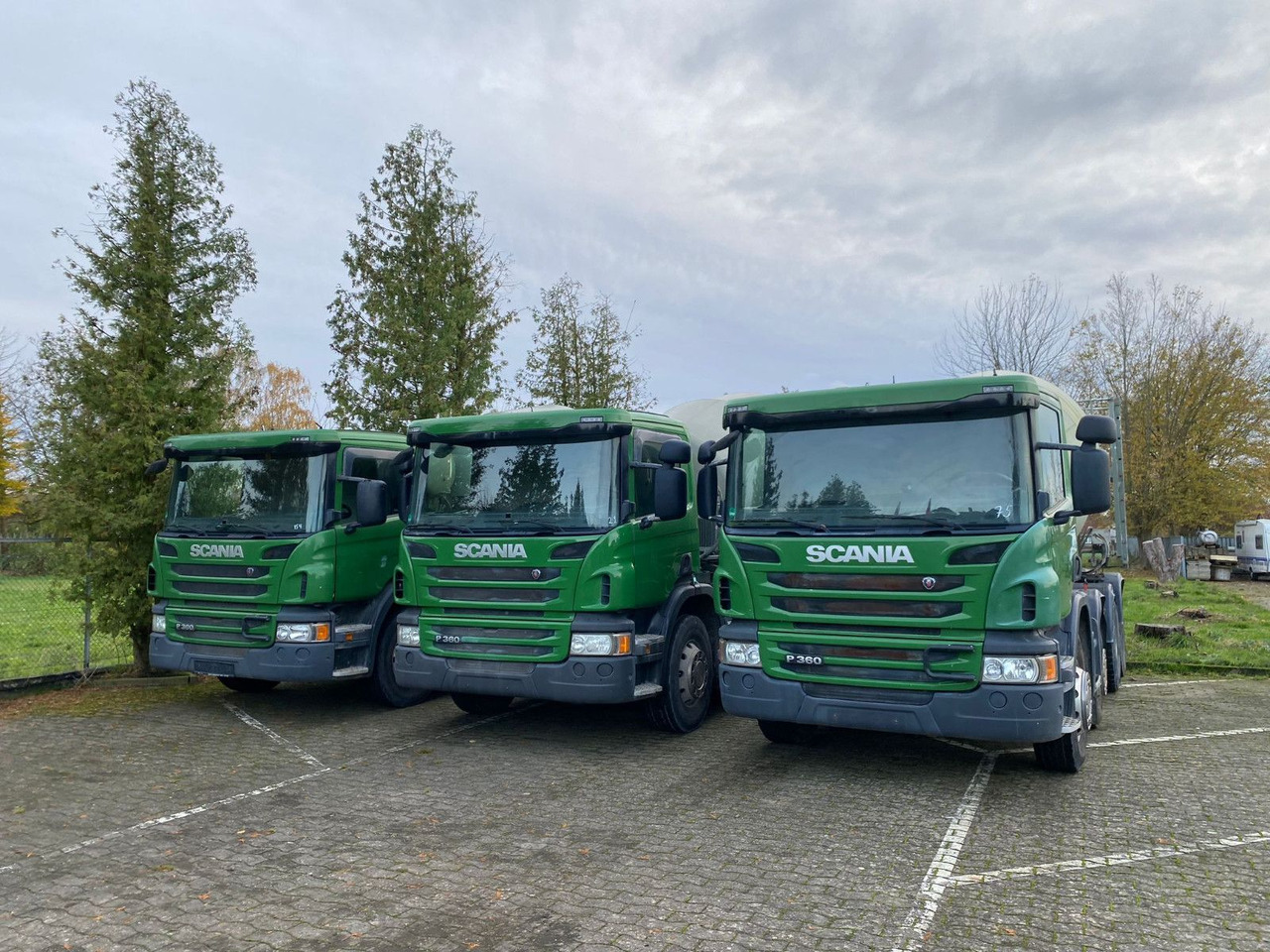 Scania 2x P360 Betonmischer 8x4 Blatt/Blatt E6 2 stück - משאית מערבלת בטון: תמונה 2 Scania 2x P360 Betonmischer 8x4 Blatt/Blatt E6 2 stück - משאית מערבלת בטון: תמונה 2