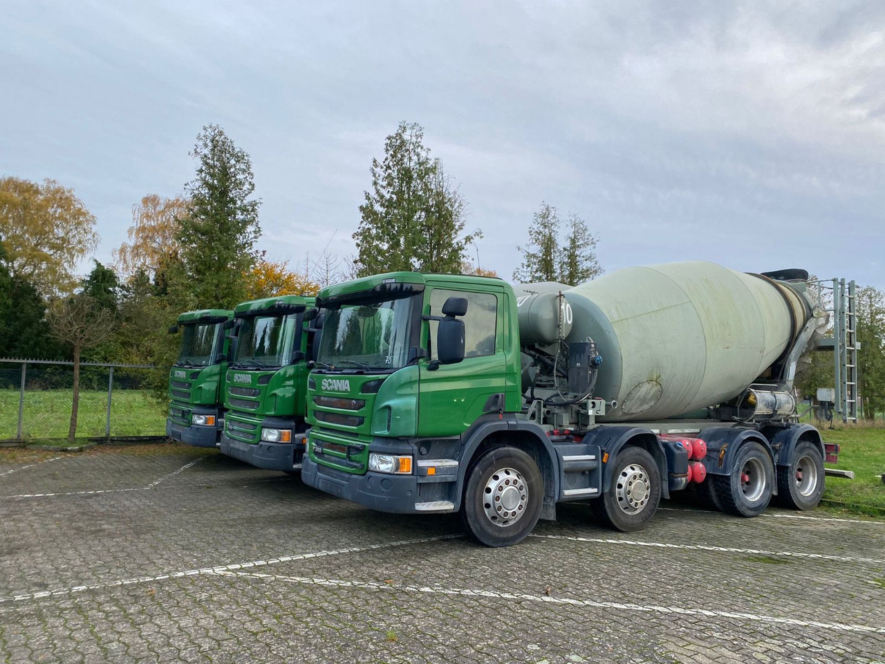 Scania 2x P360 Betonmischer 8x4 Blatt/Blatt E6 2 stück - משאית מערבלת בטון: תמונה 4 Scania 2x P360 Betonmischer 8x4 Blatt/Blatt E6 2 stück - משאית מערבלת בטון: תמונה 4