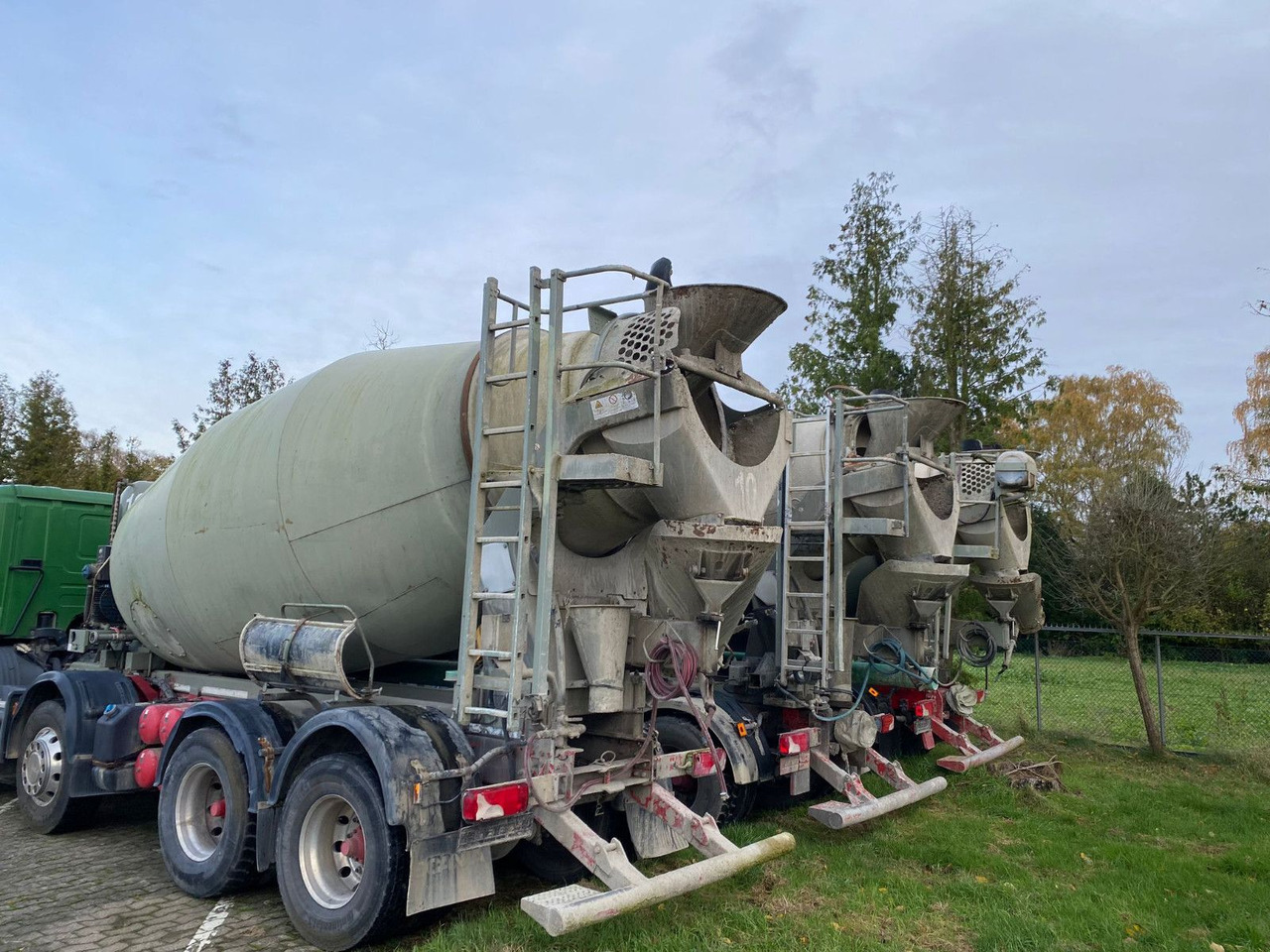 Scania 2x P360 Betonmischer 8x4 Blatt/Blatt E6 2 stück - משאית מערבלת בטון: תמונה 5 Scania 2x P360 Betonmischer 8x4 Blatt/Blatt E6 2 stück - משאית מערבלת בטון: תמונה 5