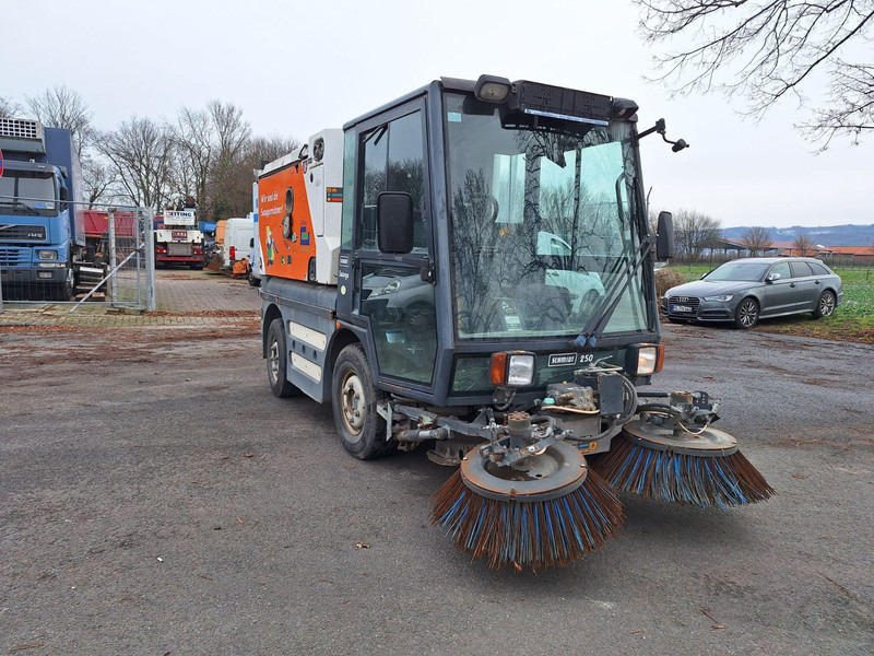 Schmidt Hagen Kehrmaschine K449 - מטאטא כבישים: תמונה 3 Schmidt Hagen Kehrmaschine K449 - מטאטא כבישים: תמונה 3
