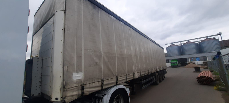 Schmitz Cargobull 3-Achser Pritsche Plane - סמיטריילר עם וילונות צד: תמונה 3 Schmitz Cargobull 3-Achser Pritsche Plane - סמיטריילר עם וילונות צד: תמונה 3