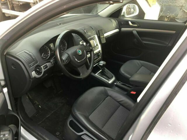 Skoda Octavia Scout Vollausst. 105 KW - מכונית: תמונה 4 Skoda Octavia Scout Vollausst. 105 KW - מכונית: תמונה 4