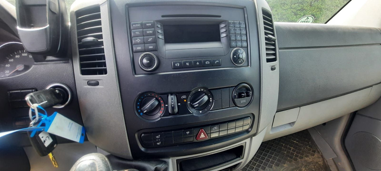 Volkswagen Crafter TDI Lang/Klima 3-Sitzer - כלי רכב מסחרי עם לוח: תמונה 5 Volkswagen Crafter TDI Lang/Klima 3-Sitzer - כלי רכב מסחרי עם לוח: תמונה 5