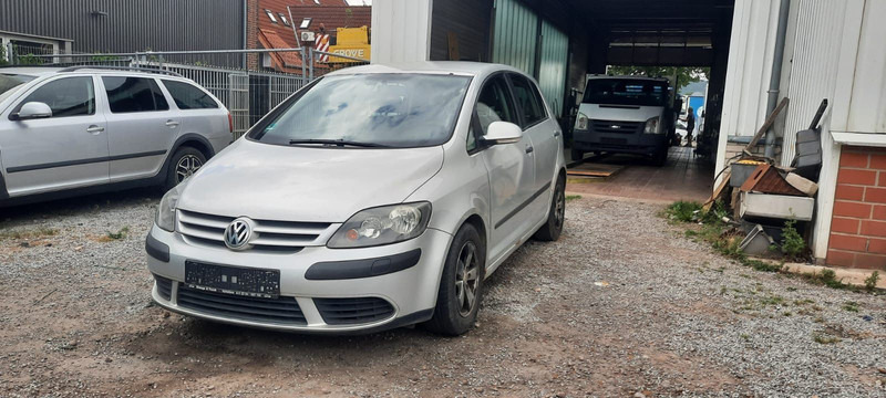 Volkswagen Golf Plus 1.9 TDI DSG DPF Comfortline - האצ'בק: תמונה 3 Volkswagen Golf Plus 1.9 TDI DSG DPF Comfortline - האצ'בק: תמונה 3