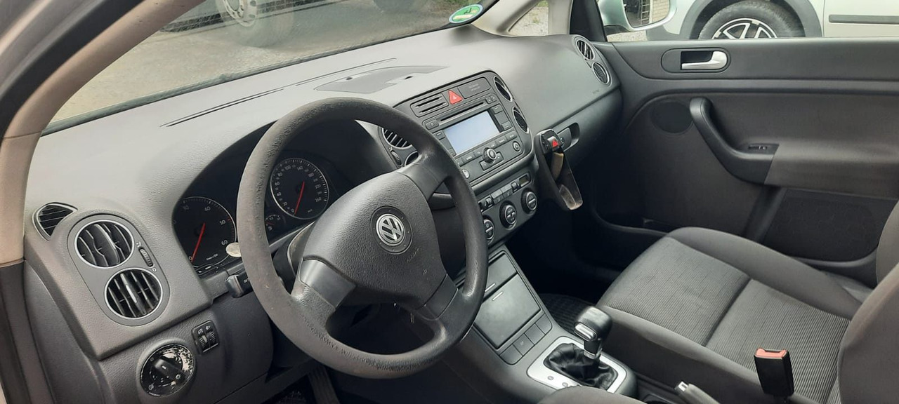 Volkswagen Golf Plus 1.9 TDI DSG DPF Comfortline - סדאן: תמונה 5 Volkswagen Golf Plus 1.9 TDI DSG DPF Comfortline - סדאן: תמונה 5