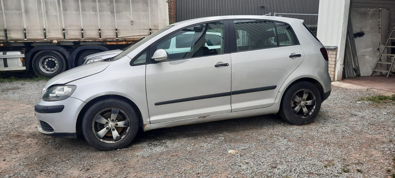 Volkswagen Golf Plus 1.9 TDI DSG DPF Comfortline - סדאן: תמונה 4 Volkswagen Golf Plus 1.9 TDI DSG DPF Comfortline - סדאן: תמונה 4