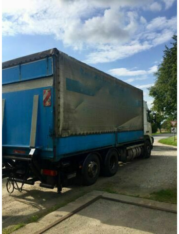 Volvo FH12-420 Euro:4Plane Spriegel mit LBW 3000kg - משאית וילונות צד: תמונה 3 Volvo FH12-420 Euro:4Plane Spriegel mit LBW 3000kg - משאית וילונות צד: תמונה 3