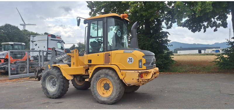 Volvo L30G - מעמיס גלגלים: תמונה 2 Volvo L30G - מעמיס גלגלים: תמונה 2