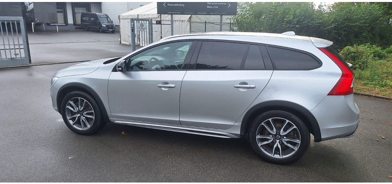 Volvo V60 Cross Country Summum AWD - מכונית: תמונה 2 Volvo V60 Cross Country Summum AWD - מכונית: תמונה 2