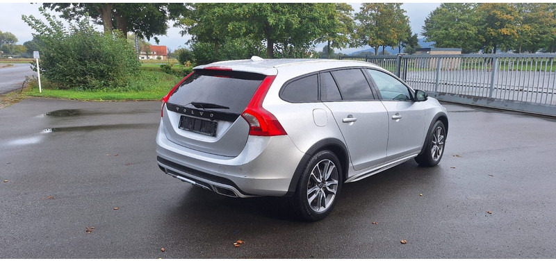Volvo V60 Cross Country Summum AWD - מכונית: תמונה 3 Volvo V60 Cross Country Summum AWD - מכונית: תמונה 3