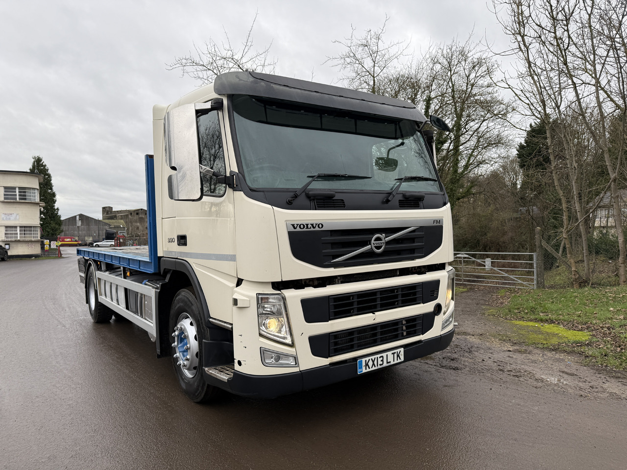 2013 Volvo FM 330 Flatbed - משאית צד נופל/ שטוחה: תמונה 3 2013 Volvo FM 330 Flatbed - משאית צד נופל/ שטוחה: תמונה 3