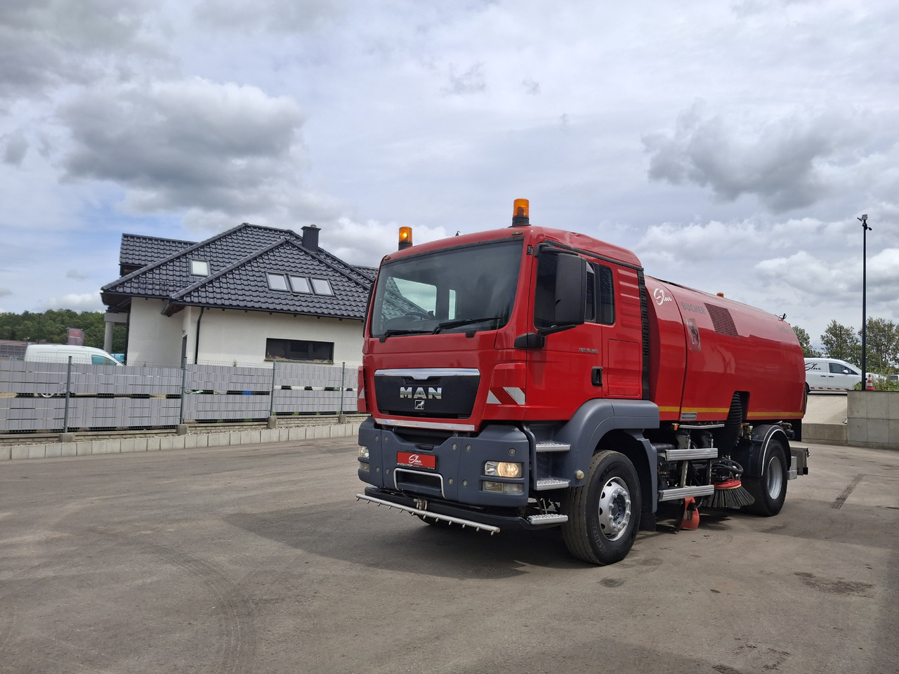 MAN TGS 18.320 Zamiatarka Kehrmaschine BUCHER 2 Motoren Karcher Szczotki L/R - מטאטא כבישים: תמונה 3 MAN TGS 18.320 Zamiatarka Kehrmaschine BUCHER 2 Motoren Karcher Szczotki L/R - מטאטא כבישים: תמונה 3