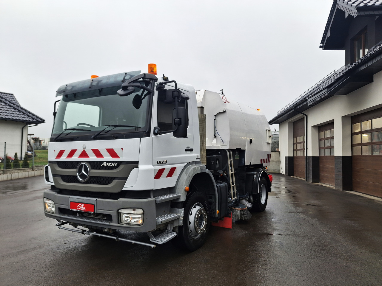 MERCEDES-BENZ Axor 1829 Zamiatarka Kehrmaschine Johnston 2 Motoren Karcher L/R - מטאטא כבישים: תמונה 2 MERCEDES-BENZ Axor 1829 Zamiatarka Kehrmaschine Johnston 2 Motoren Karcher L/R - מטאטא כבישים: תמונה 2