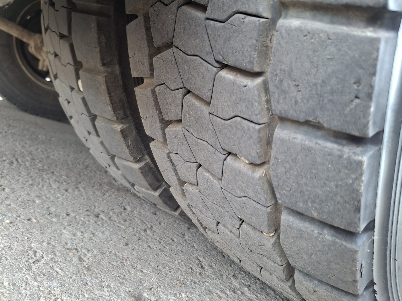 מטאטא כבישים RENAULT D16 Zamiatarka Kehrmaschine FAUN Euro 6 PM10 Szczotki L/R Karcher Rura Do Liści 2 Motoren: תמונה 11