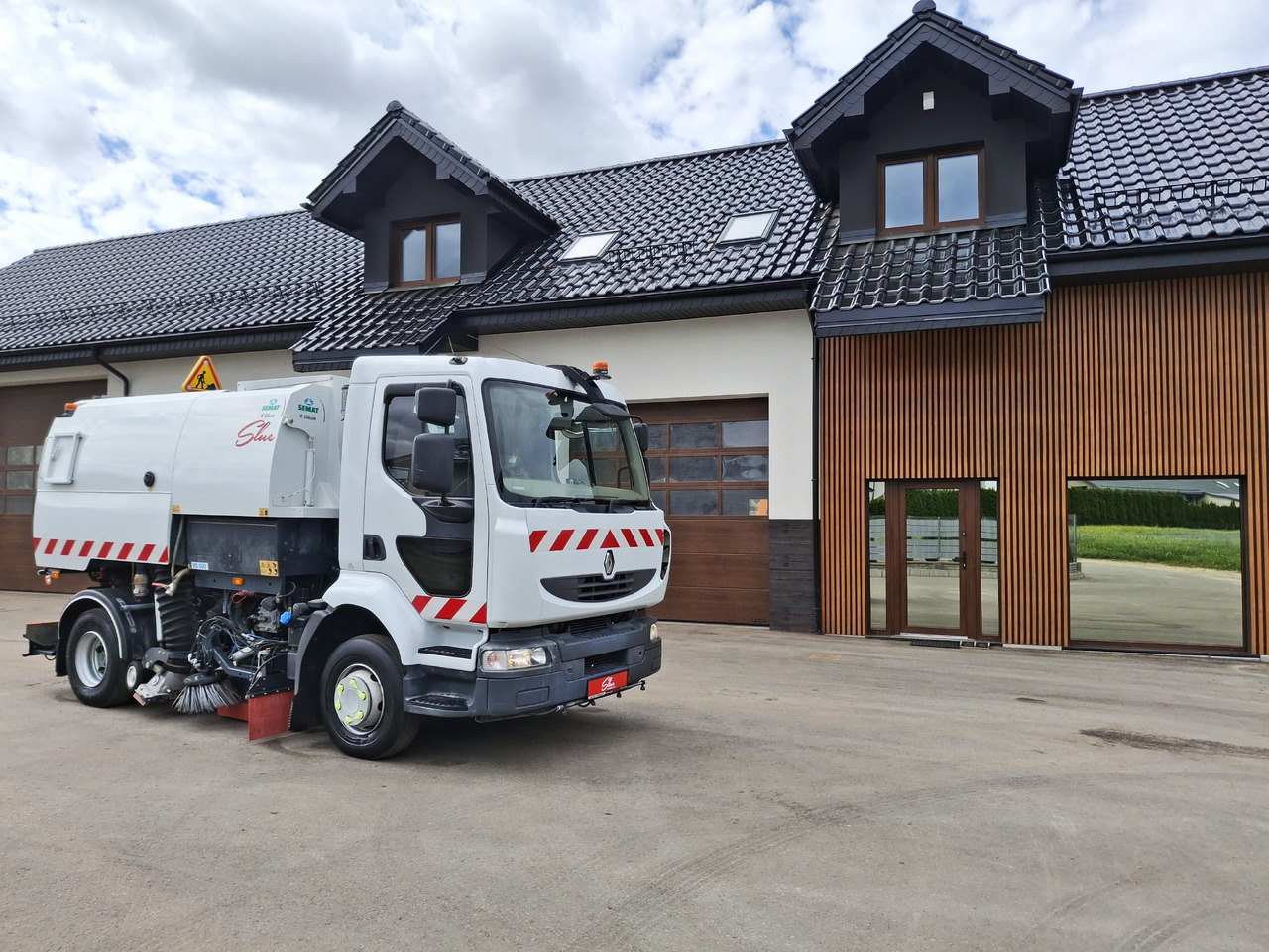 RENAULT Midlum 220 Zamiatarka Johnston VS500 Szczotki L/R Obie Strony Napęd Hydrostatyczny 2012r - מטאטא כבישים: תמונה 1 RENAULT Midlum 220 Zamiatarka Johnston VS500 Szczotki L/R Obie Strony Napęd Hydrostatyczny 2012r - מטאטא כבישים: תמונה 1