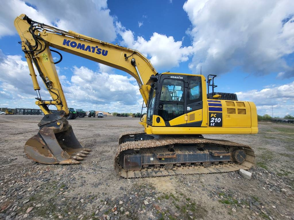 Komatsu PC210-11E0 - מחפר סורק: תמונה 1 Komatsu PC210-11E0 - מחפר סורק: תמונה 1