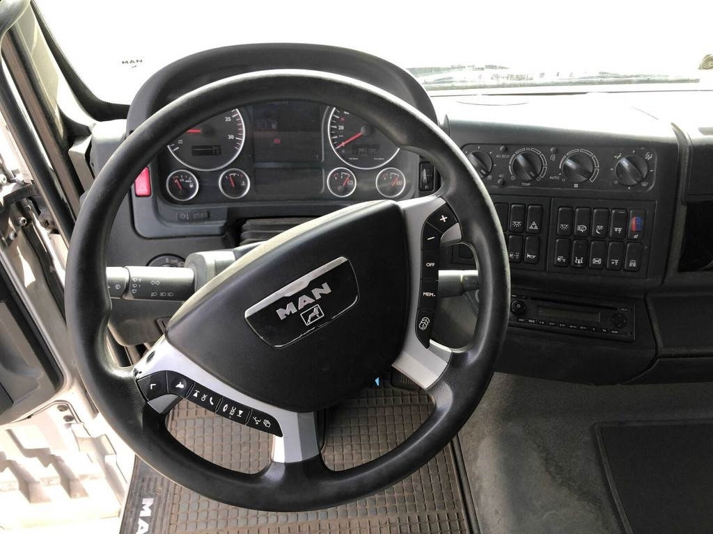 MAN TGA 26.480 6X2-2 BL - משאית ואקום: תמונה 2 MAN TGA 26.480 6X2-2 BL - משאית ואקום: תמונה 2