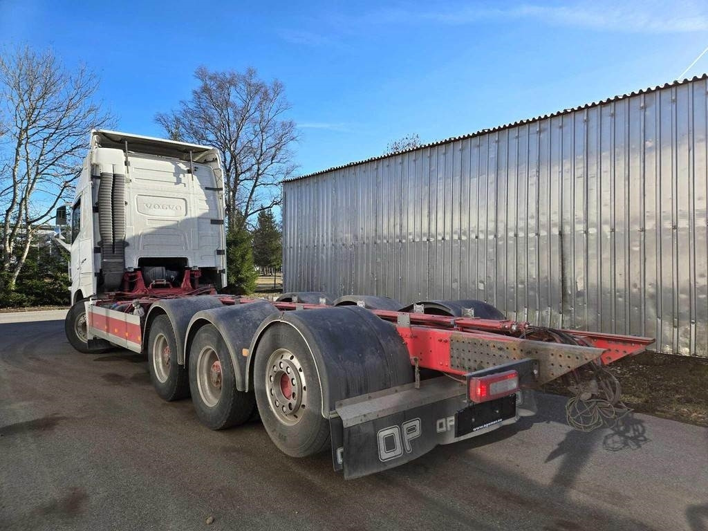 Volvo FH540 8X4 CHASSY  - משאית עם שלדת תא: תמונה 2 Volvo FH540 8X4 CHASSY  - משאית עם שלדת תא: תמונה 2