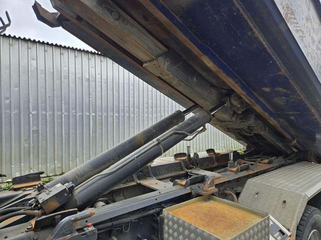 Volvo FMX460 4X4-2 MULTILIFT - משאית הרמת וו: תמונה 2 Volvo FMX460 4X4-2 MULTILIFT - משאית הרמת וו: תמונה 2