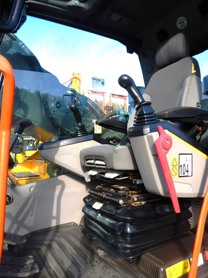 מחפר סורק Volvo EC 300 E: תמונה 9