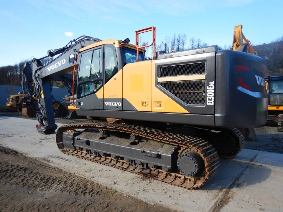 מחפר סורק Volvo EC 300 E: תמונה 7