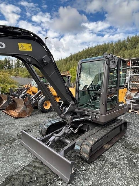 Volvo EC 60 E - מיני מחפר: תמונה 2 Volvo EC 60 E - מיני מחפר: תמונה 2