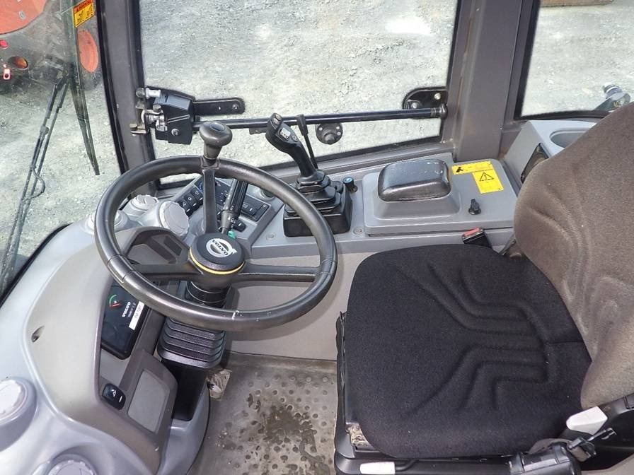 מעמיס גלגלים Volvo L 25 F: תמונה 8