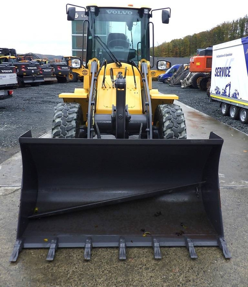 Volvo L 30 G - מעמיס גלגלים: תמונה 2 Volvo L 30 G - מעמיס גלגלים: תמונה 2