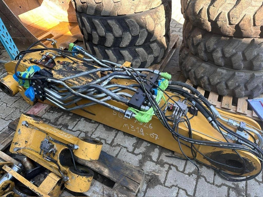 CAT 562-7526 / 525-9265 - Boom GP Stub - זרוע עבור מכונת בנייה: תמונה 1 CAT 562-7526 / 525-9265 - Boom GP Stub - זרוע עבור מכונת בנייה: תמונה 1