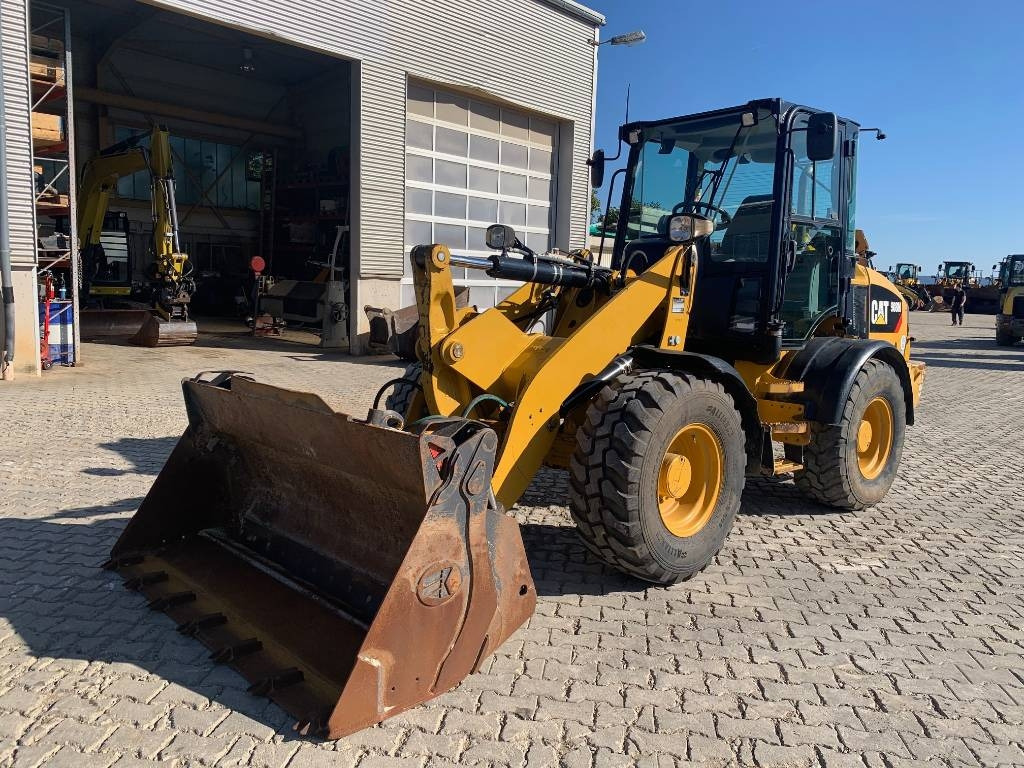 CAT 908M - מעמיס גלגלים: תמונה 1 CAT 908M - מעמיס גלגלים: תמונה 1