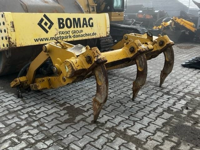 CAT Ripper für CAT 973D - מעמיס זוחל: תמונה 1 CAT Ripper für CAT 973D - מעמיס זוחל: תמונה 1