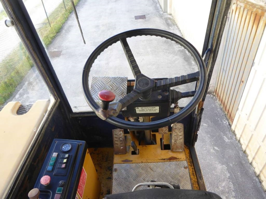 Fiori DB400E - משאית מערבלת בטון: תמונה 3 Fiori DB400E - משאית מערבלת בטון: תמונה 3