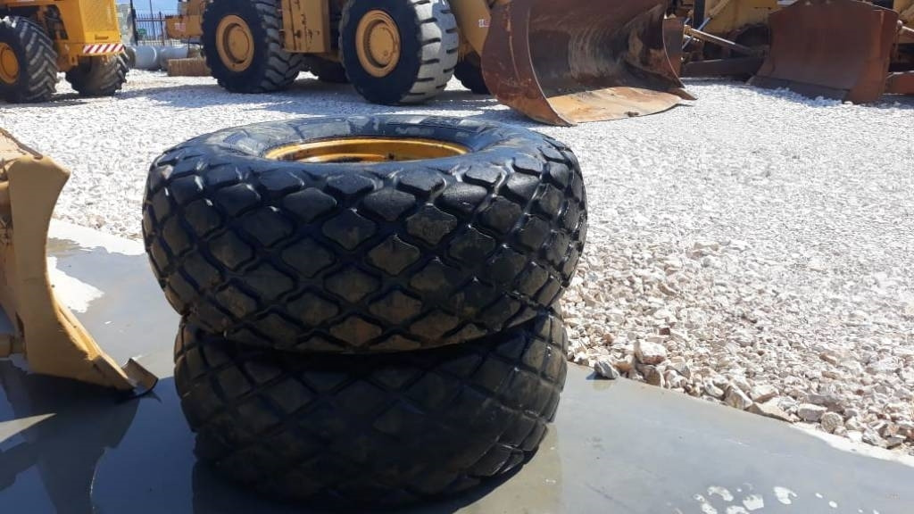 Goodyear 23.1-26 R3 MAZI ME ZANTES  - צמיג עבור מכונת בנייה: תמונה 2 Goodyear 23.1-26 R3 MAZI ME ZANTES  - צמיג עבור מכונת בנייה: תמונה 2