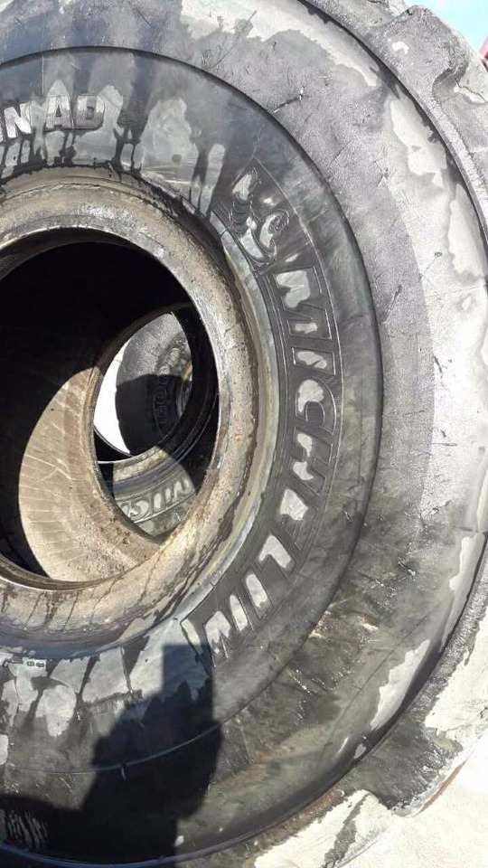 Michelin 29,5R25 X-SUPER TERRAIN /AD - צמיג: תמונה 4 Michelin 29,5R25 X-SUPER TERRAIN /AD - צמיג: תמונה 4