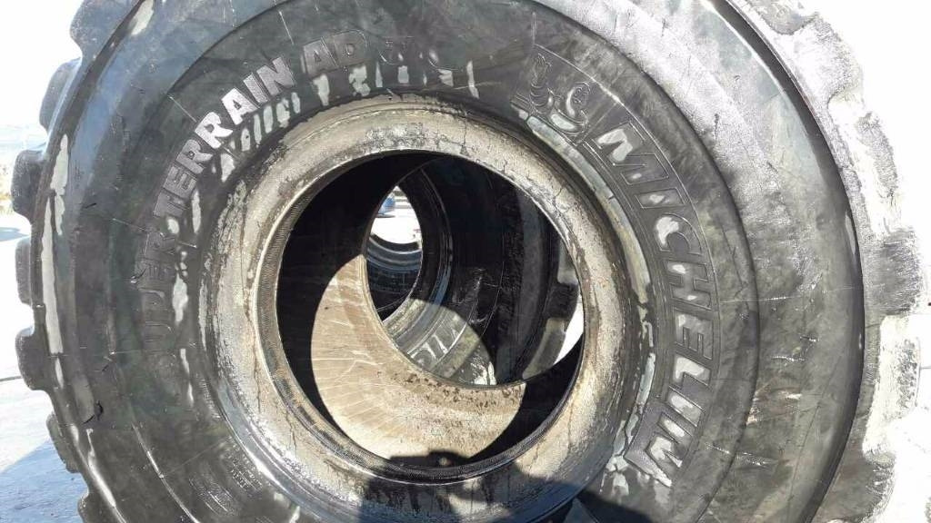 Michelin 29,5R25 X-SUPER TERRAIN /AD - צמיג: תמונה 2 Michelin 29,5R25 X-SUPER TERRAIN /AD - צמיג: תמונה 2