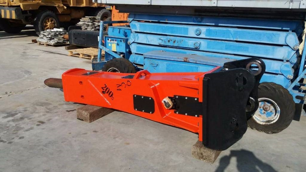 OCM 200s - פטיש הידרולי עבור מכונת בנייה: תמונה 4 OCM 200s - פטיש הידרולי עבור מכונת בנייה: תמונה 4