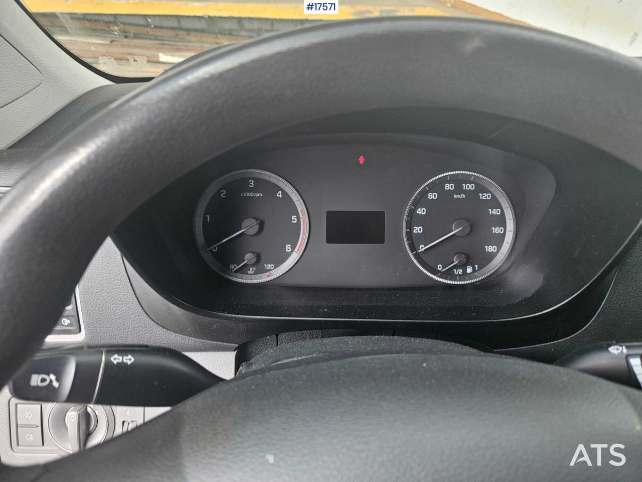 כלי רכב מסחרי עם תיבה 2016 Hyundai H350: תמונה 18