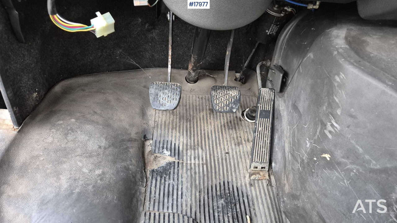 פלטפורמה אווירית מותקנת על משאית BRONTO SKYLIFT basket lift on Mercedes-Benz 308D chassis (1992): תמונה 14 פלטפורמה אווירית מותקנת על משאית BRONTO SKYLIFT basket lift on Mercedes-Benz 308D chassis (1992): תמונה 14