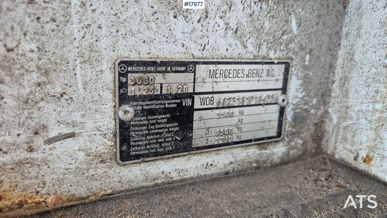 פלטפורמה אווירית מותקנת על משאית BRONTO SKYLIFT basket lift on Mercedes-Benz 308D chassis (1992): תמונה 17 פלטפורמה אווירית מותקנת על משאית BRONTO SKYLIFT basket lift on Mercedes-Benz 308D chassis (1992): תמונה 17