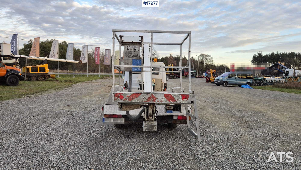 פלטפורמה אווירית מותקנת על משאית BRONTO SKYLIFT basket lift on Mercedes-Benz 308D chassis (1992): תמונה 6 פלטפורמה אווירית מותקנת על משאית BRONTO SKYLIFT basket lift on Mercedes-Benz 308D chassis (1992): תמונה 6