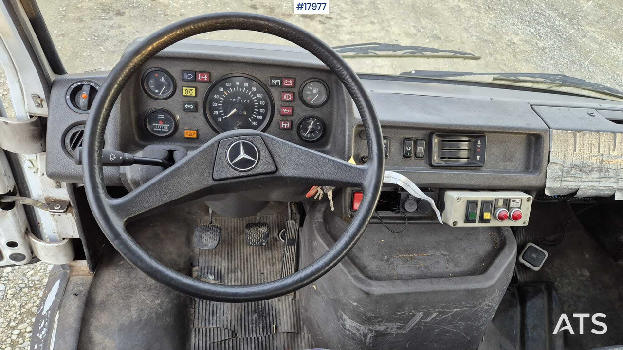 פלטפורמה אווירית מותקנת על משאית BRONTO SKYLIFT basket lift on Mercedes-Benz 308D chassis (1992): תמונה 12 פלטפורמה אווירית מותקנת על משאית BRONTO SKYLIFT basket lift on Mercedes-Benz 308D chassis (1992): תמונה 12